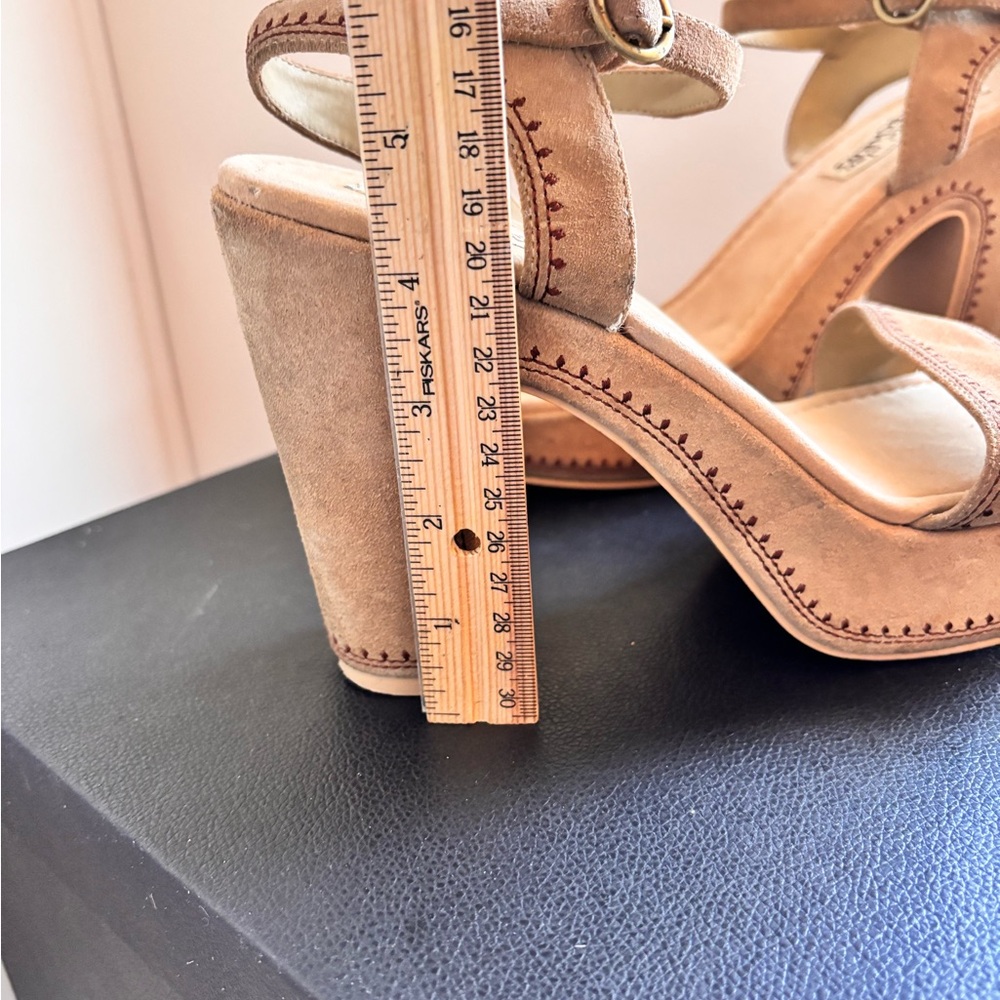 Vtg. Skechers Y2K “ Somethin Else” Suede Platform Heels Size 11 Tan - Picture 12 of 13
